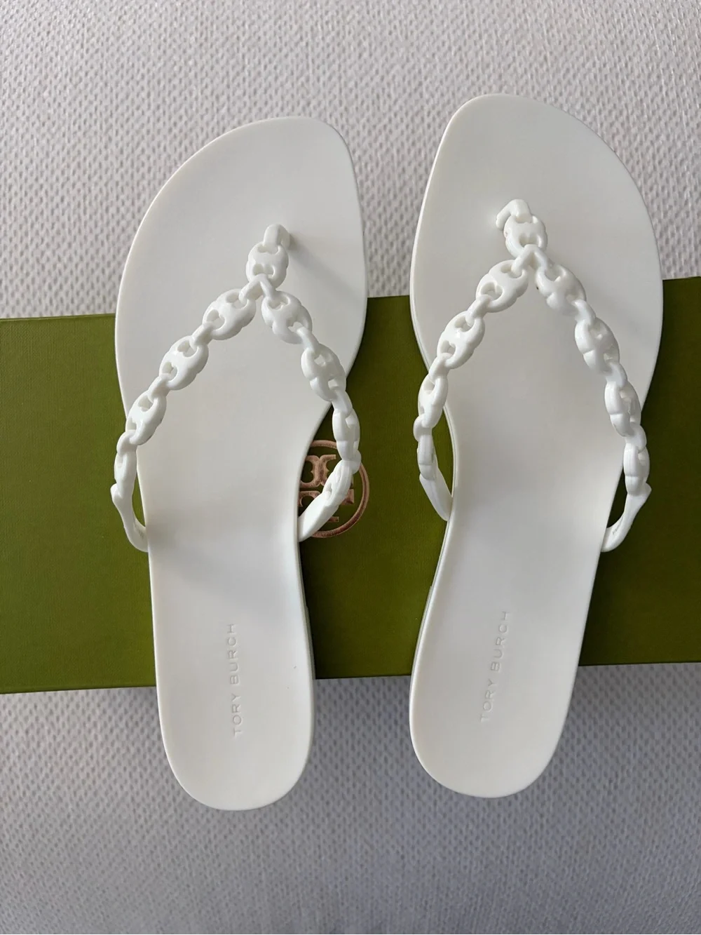 Tory Burch White Chain-Link Flip Flop Sandals Jelly